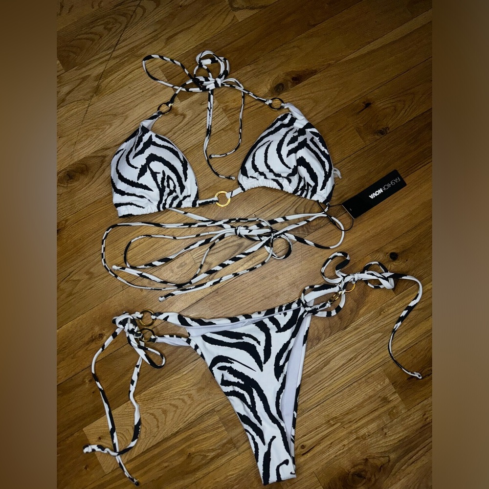 Zebra Print Bikini🖤🤍👙( NEVER WORN)